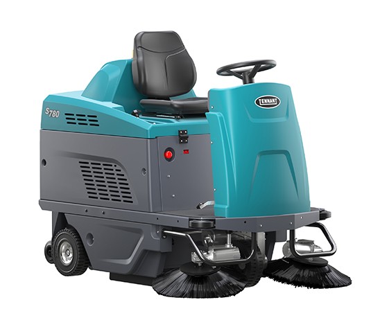 Tennant S780 Compact Battery Ride-On Sweeper